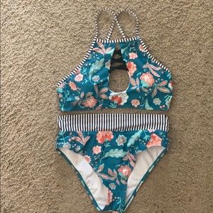 Cupshe Small Bathing suit